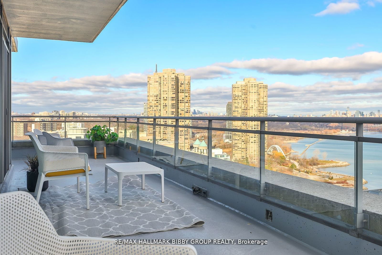 2121 Lake Shore Blvd W, unit LPH603 for rent