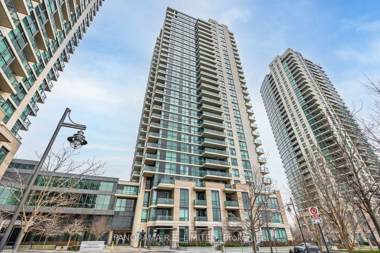 215 Sherway Gardens Rd, unit 314 for rent