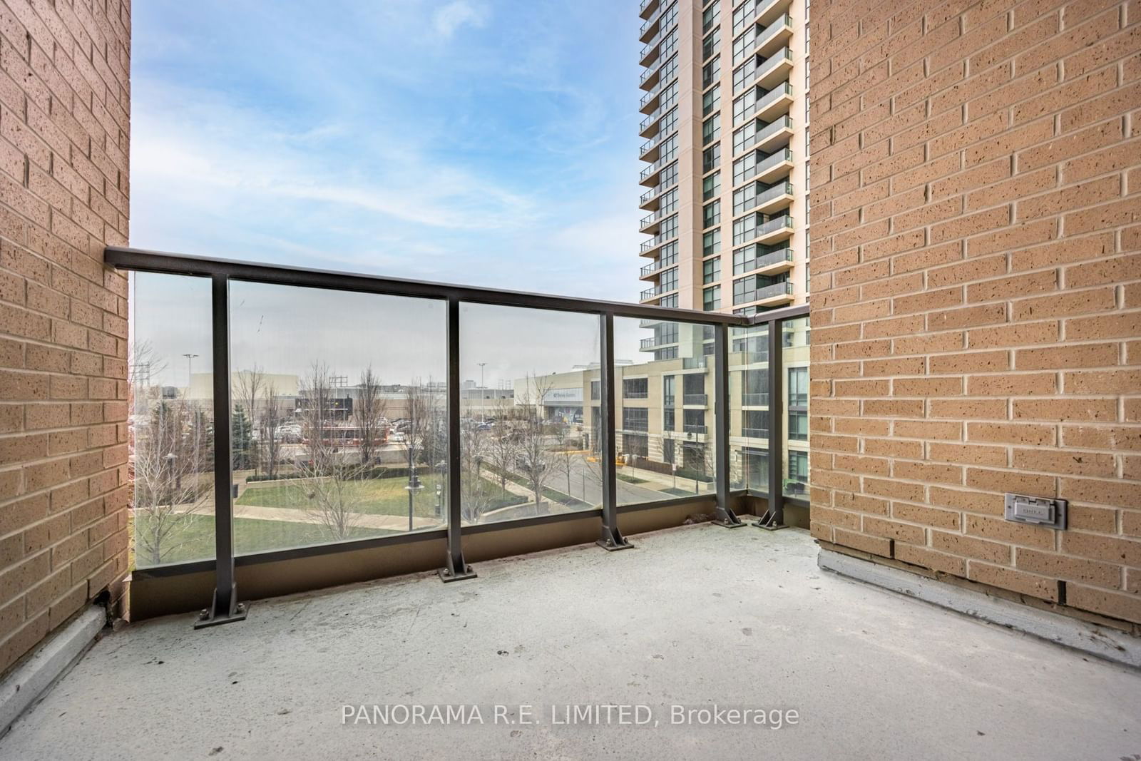 215 Sherway Gardens Rd, unit 314 for rent