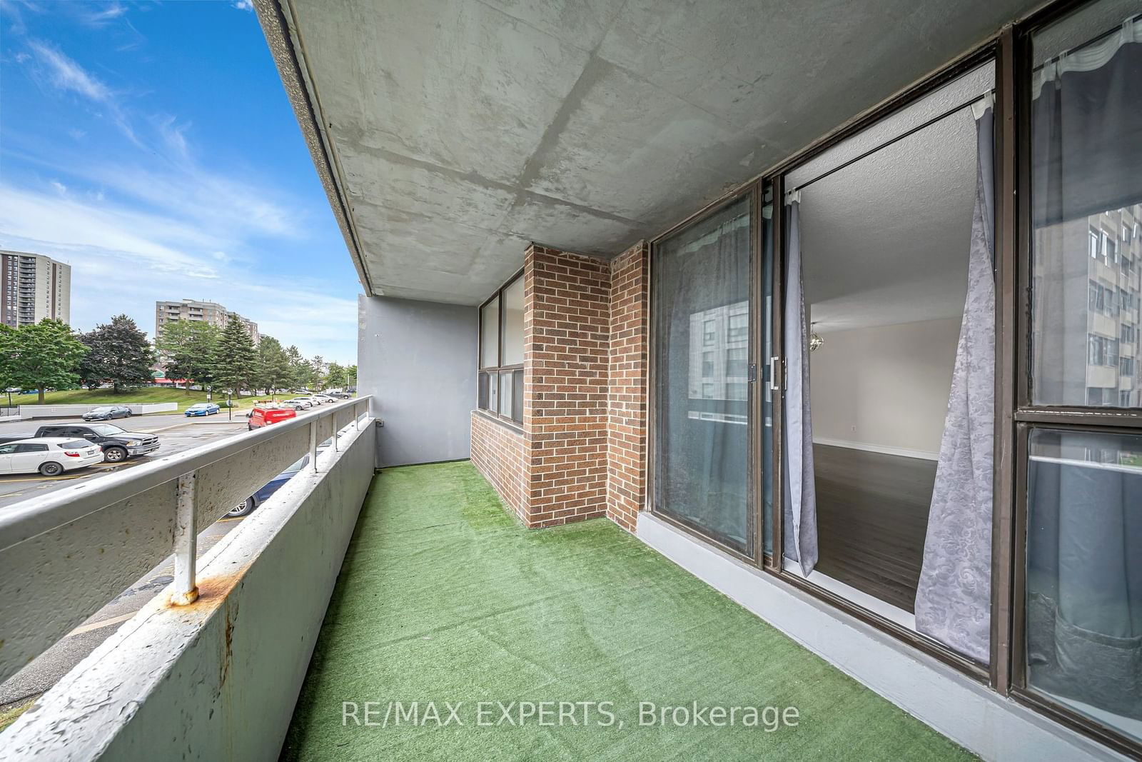 25 Kensington Rd, unit 211 for rent