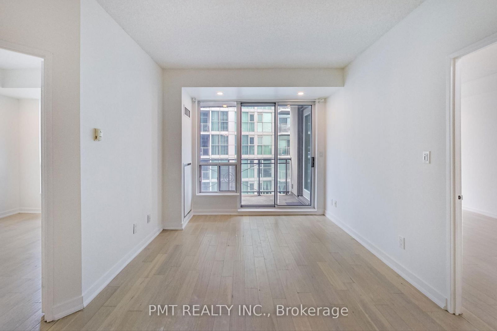 88 Palace Pier Crt, unit 806 for sale