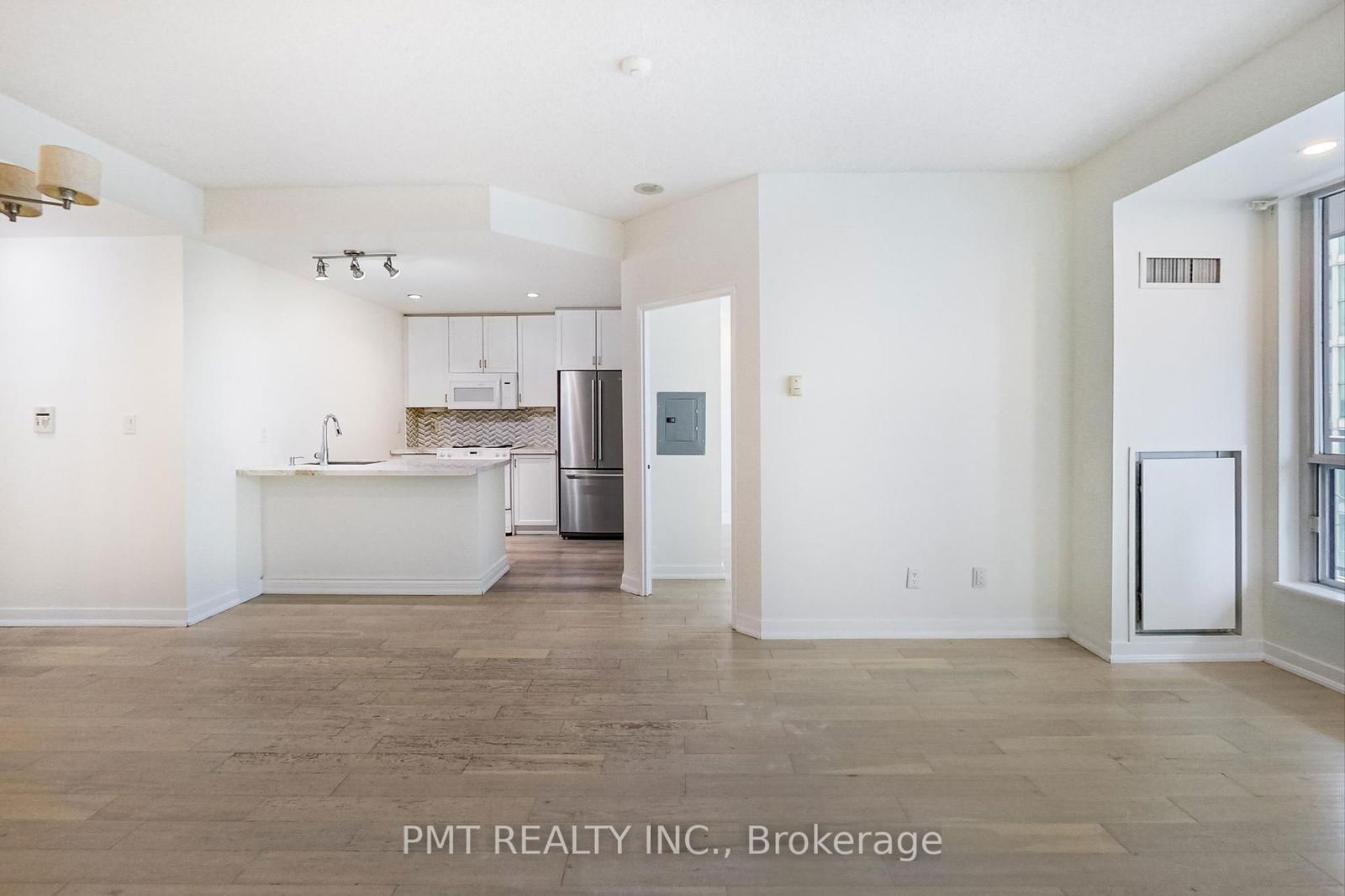 88 Palace Pier Crt, unit 806 for sale