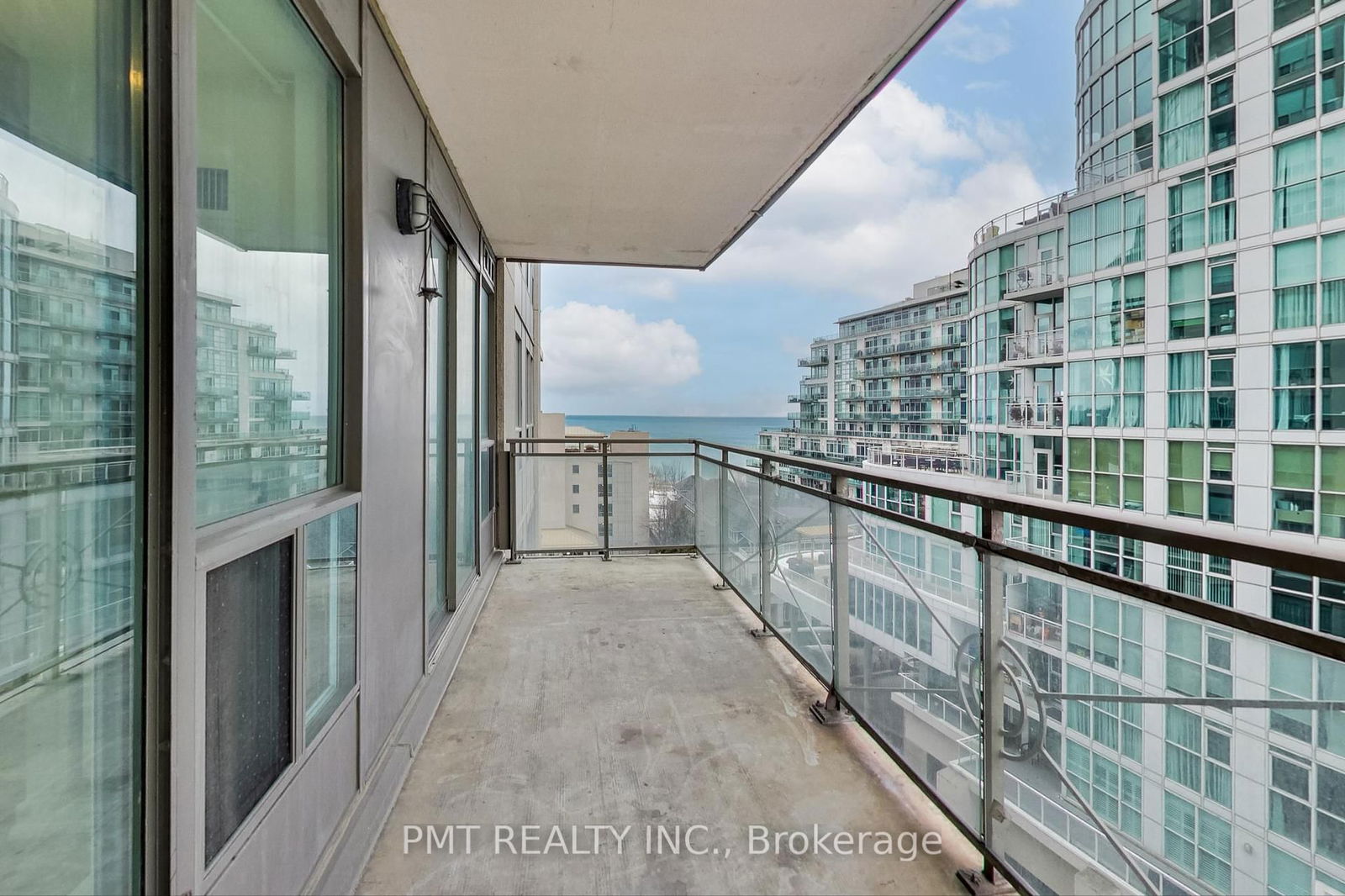 88 Palace Pier Crt, unit 806 for sale