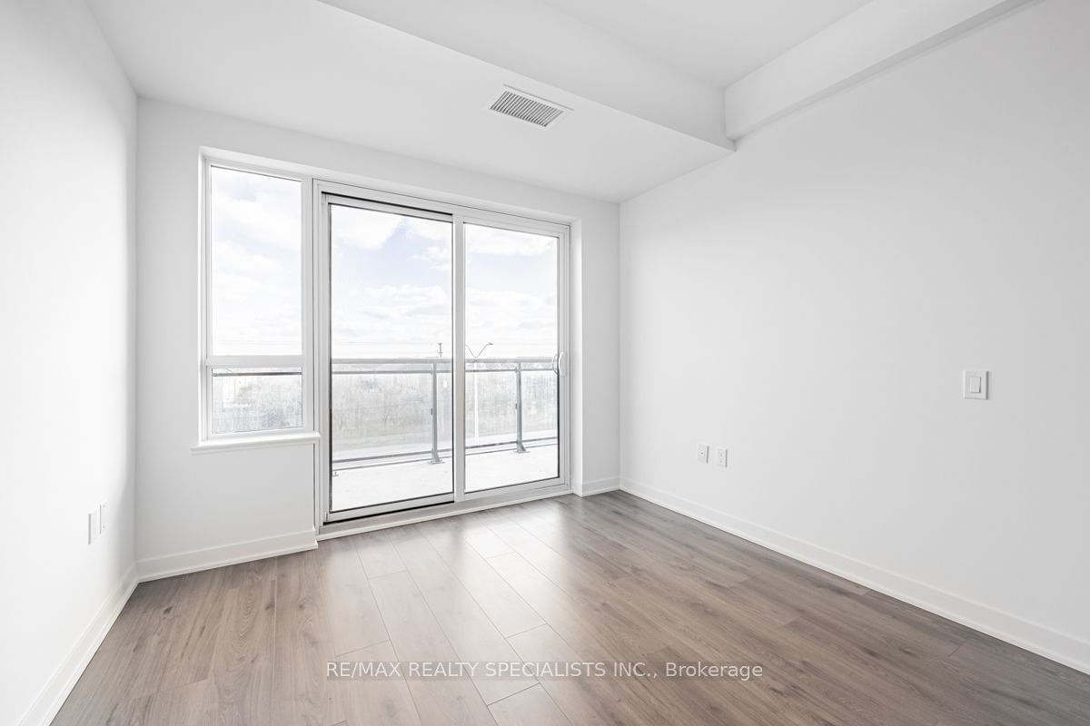 395 Dundas St W, unit 311 for rent