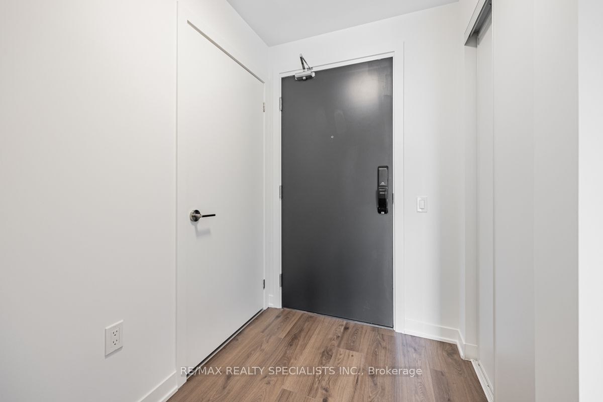 395 Dundas St W, unit 311 for rent