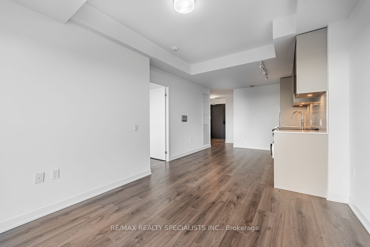 395 Dundas St W, unit 311 for rent