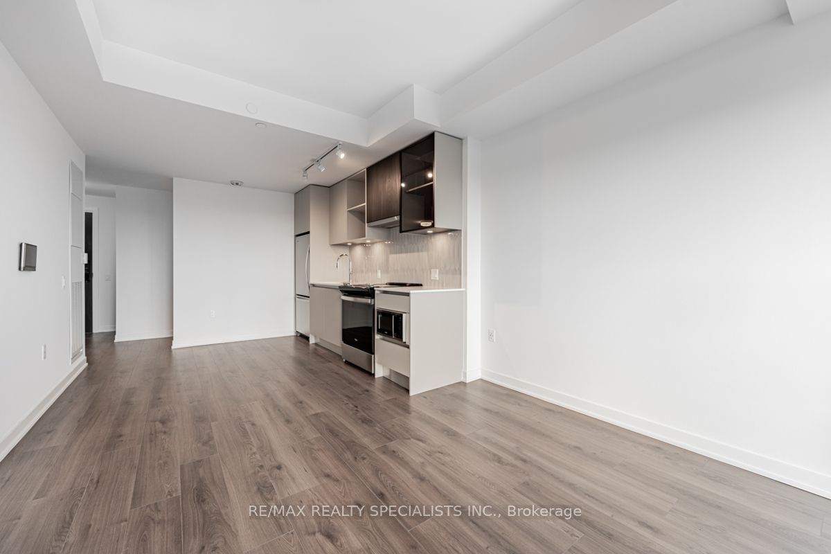 395 Dundas St W, unit 311 for rent