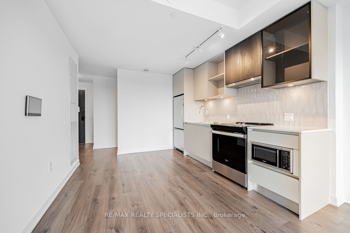 395 Dundas St W, unit 311 for rent