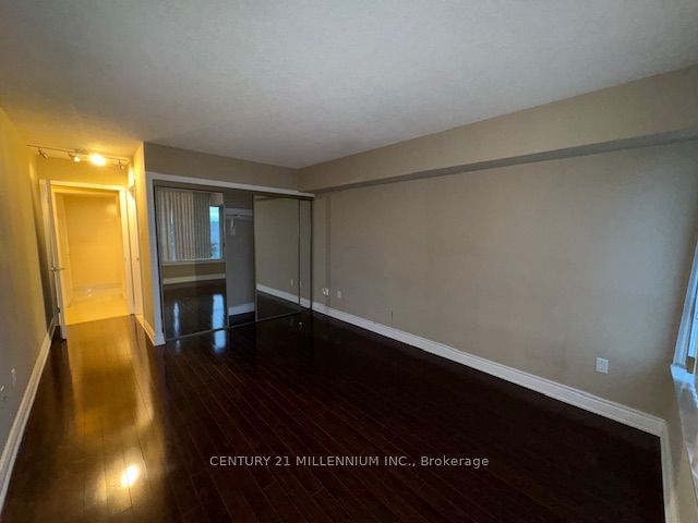 24 Hanover Rd, unit 503 for rent