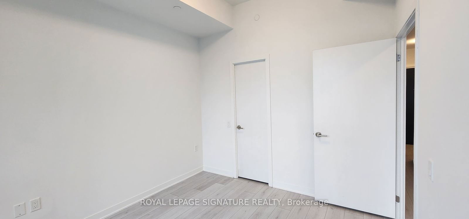 395 Dundas St W, unit LPH 02 for rent