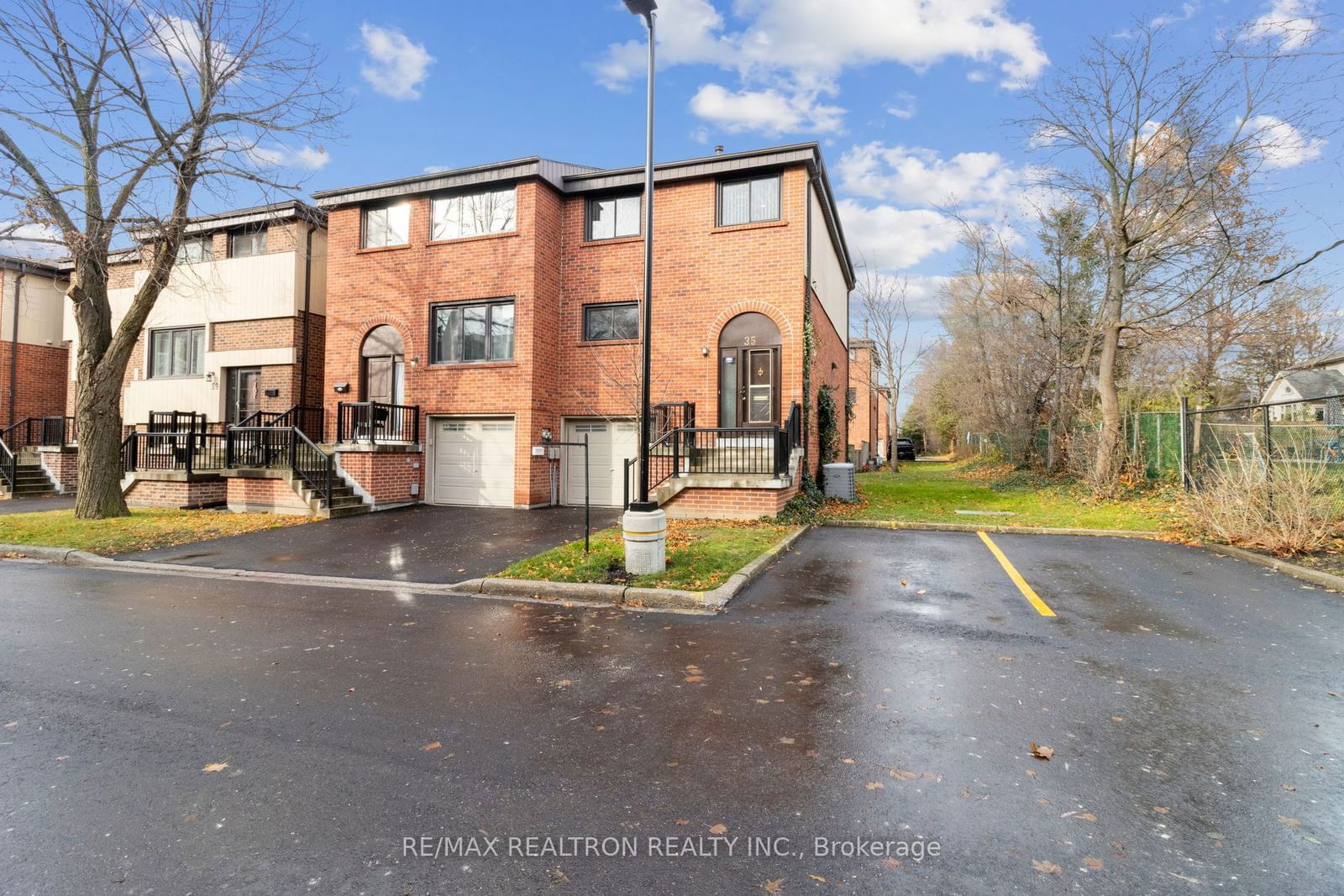 26 Peach Tree Townhouses, Etobicoke, Toronto