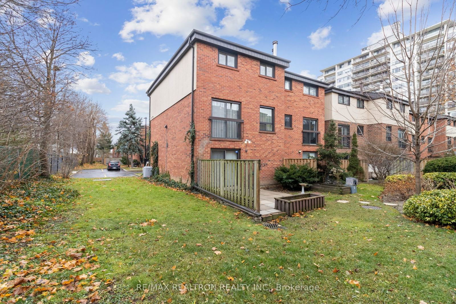 26 Peach Tree Townhouses, Etobicoke, Toronto