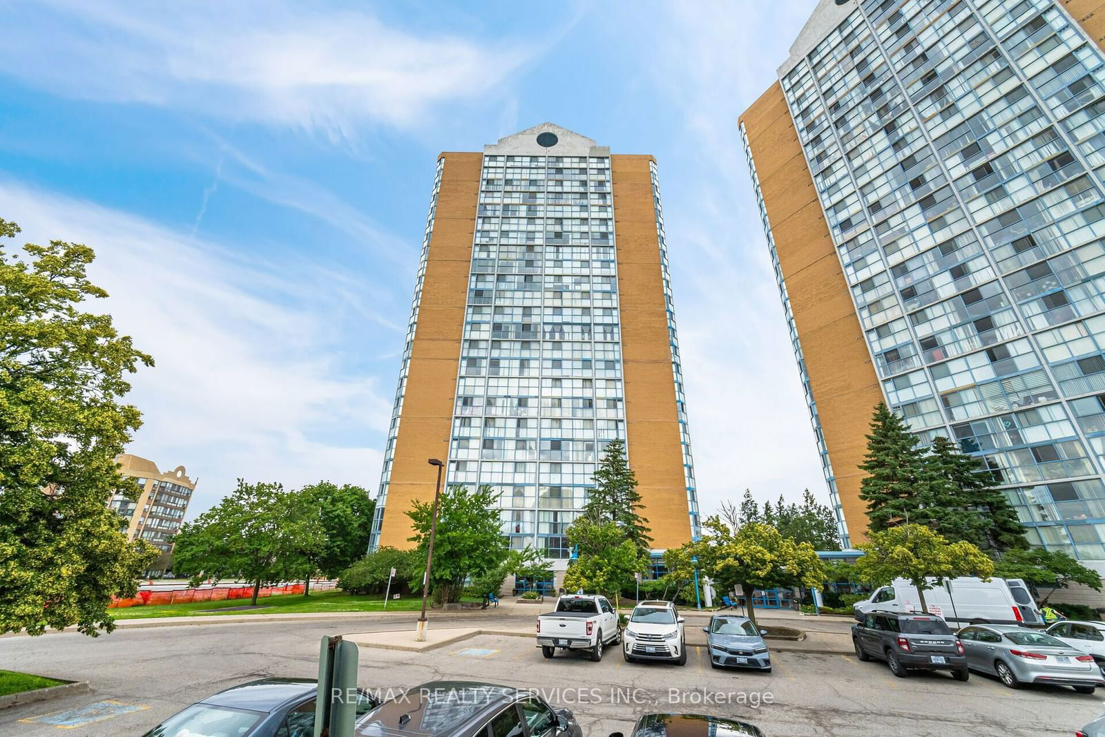 Anaheim Towers I and II Condos, Mississauga, Toronto