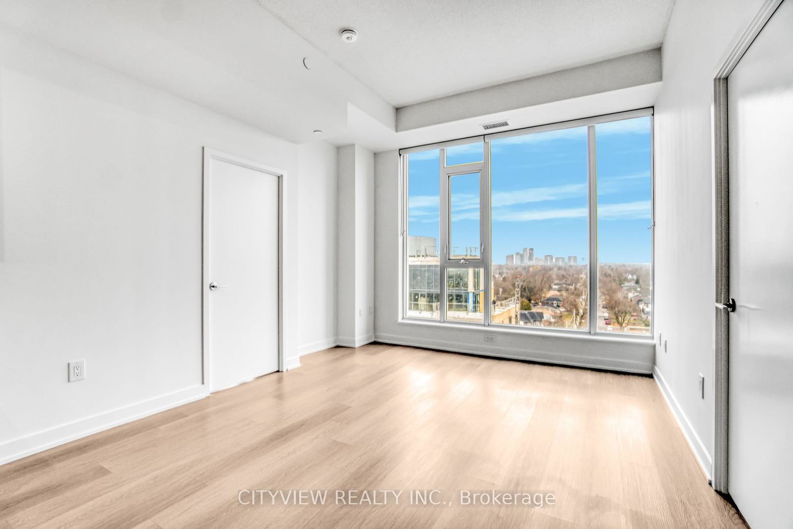 859 The Queensway, unit 816 for sale