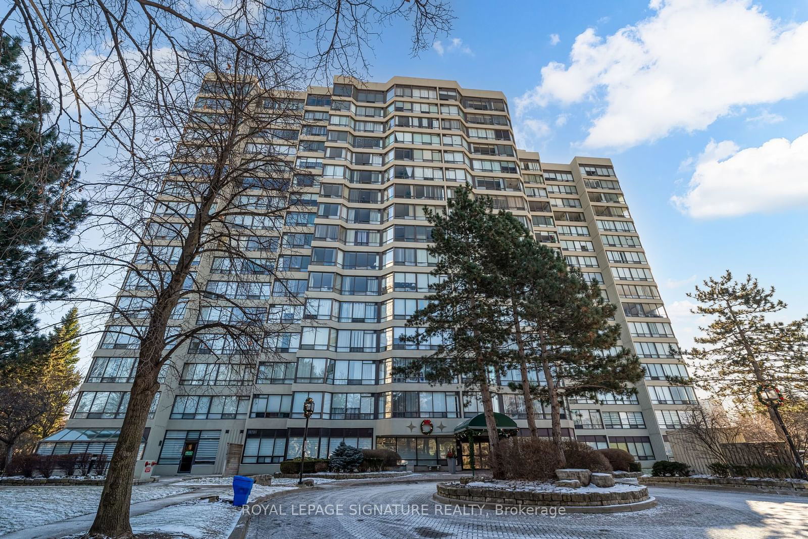 26 Hanover Rd, unit 904 for sale