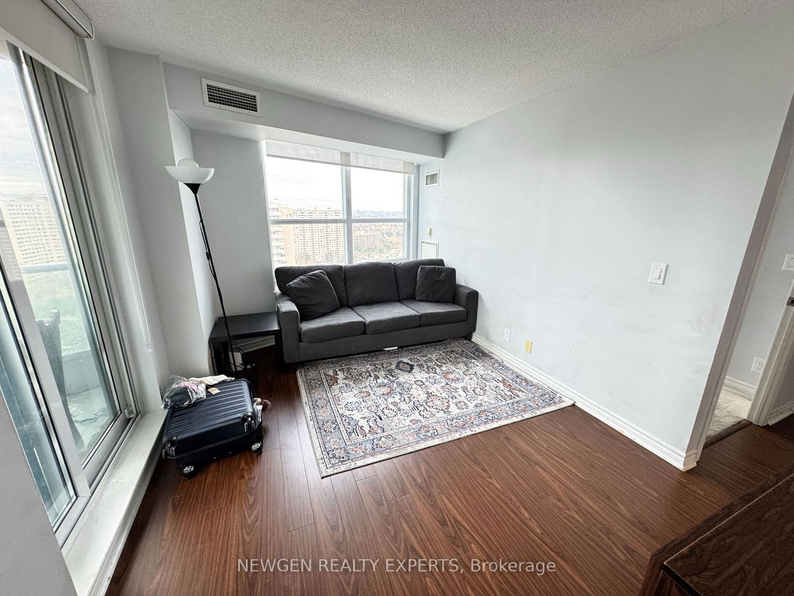 33 Elm Dr W, unit 1909 for rent