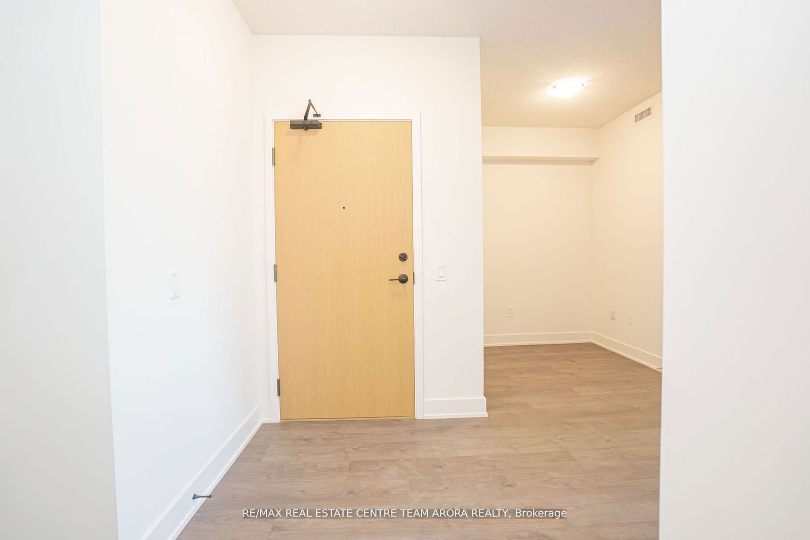 202 Burnhamthorpe Rd E, unit 1305 for rent