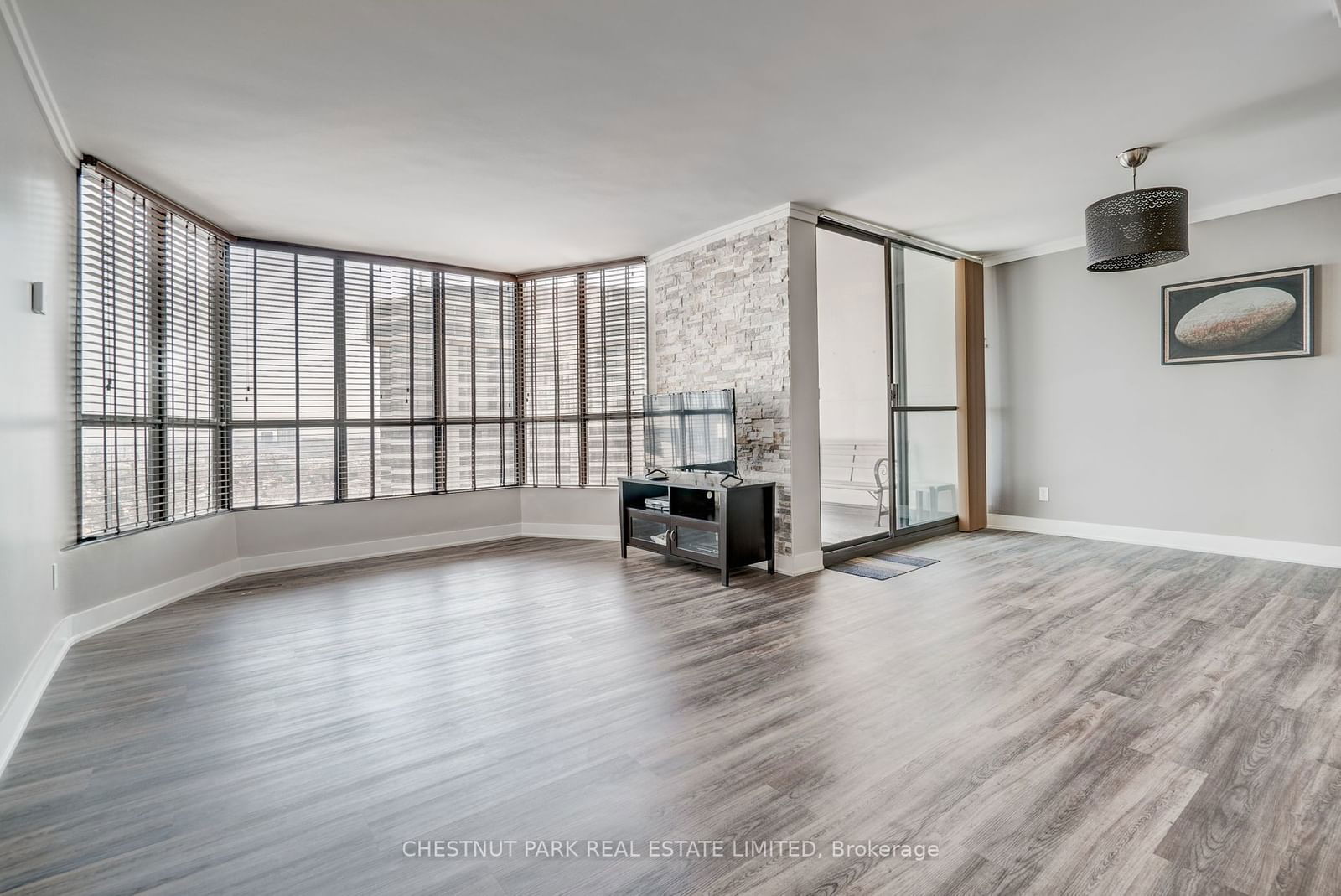 1333 Bloor St, unit 1912 for rent