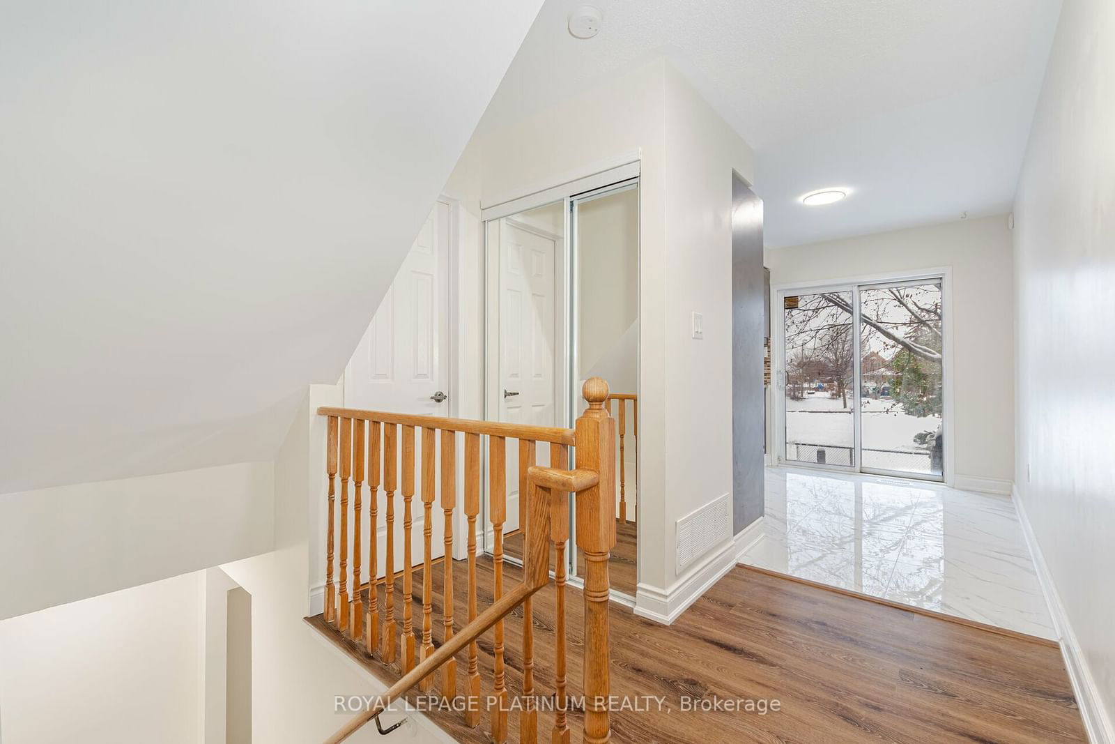 10 Spadina Rd for sale 