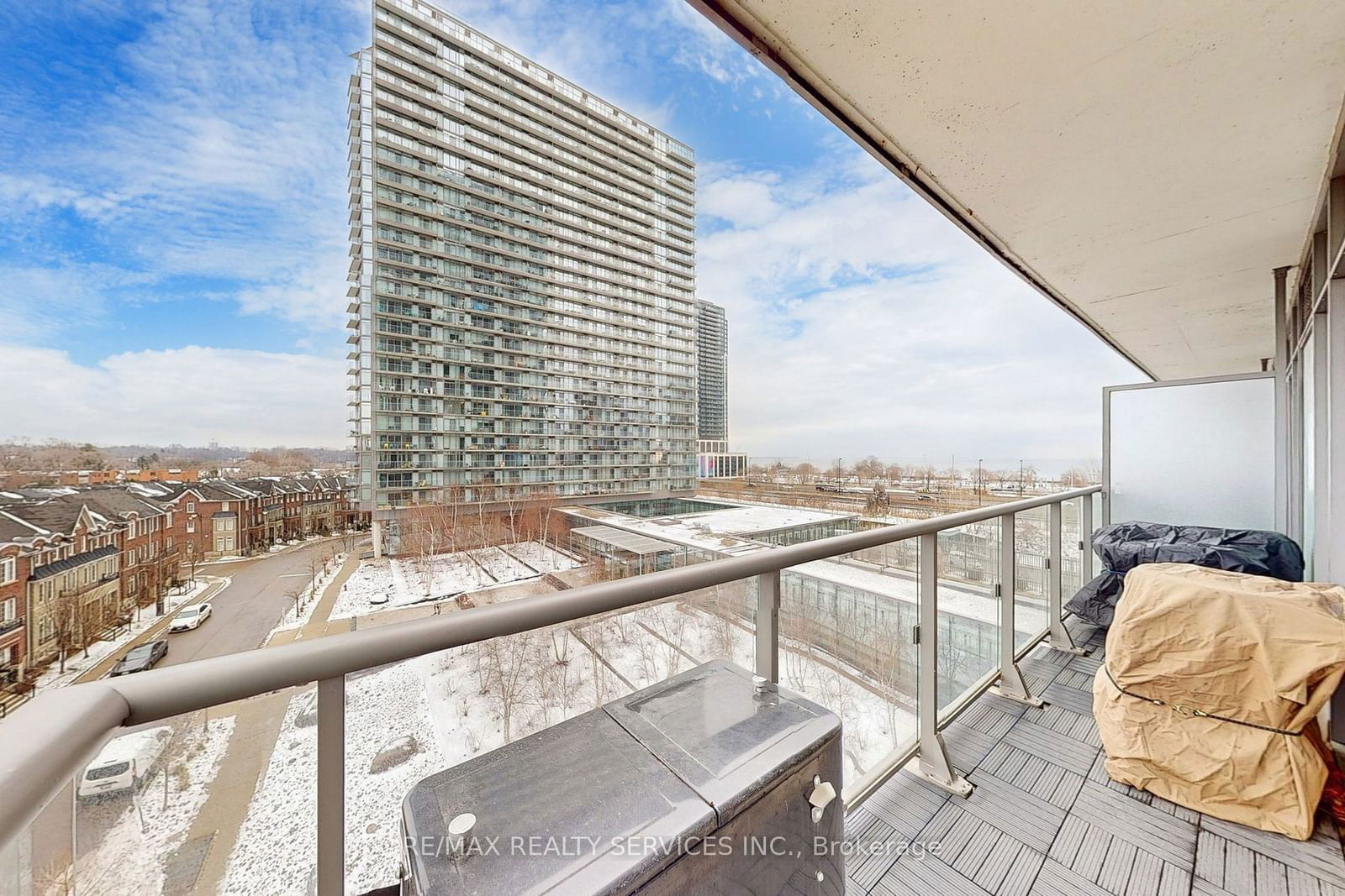 105 The Queensway Ave, unit 511 for sale