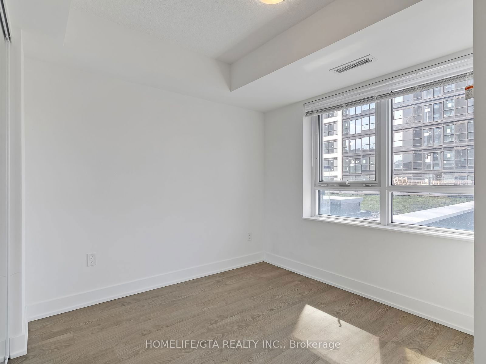 7 Mabelle Ave, unit 306 for rent