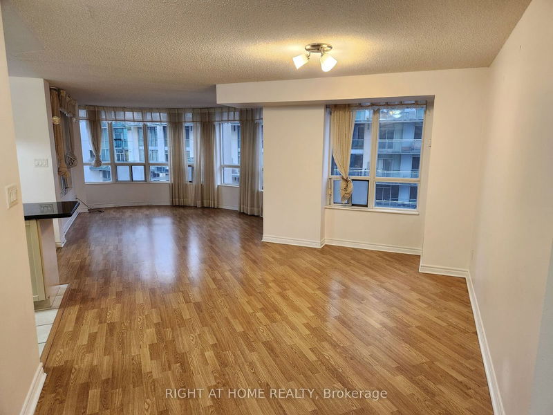 3880 Duke Of York Blvd, unit 606 for rent