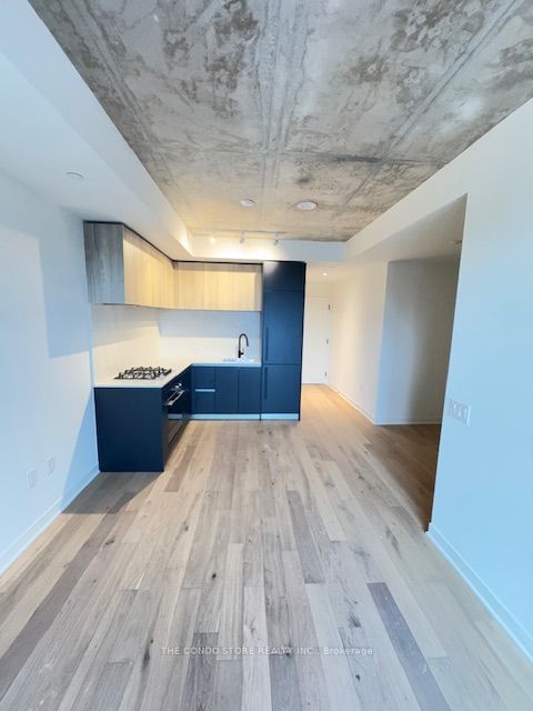 2625 Dundas St W, unit 513 for rent