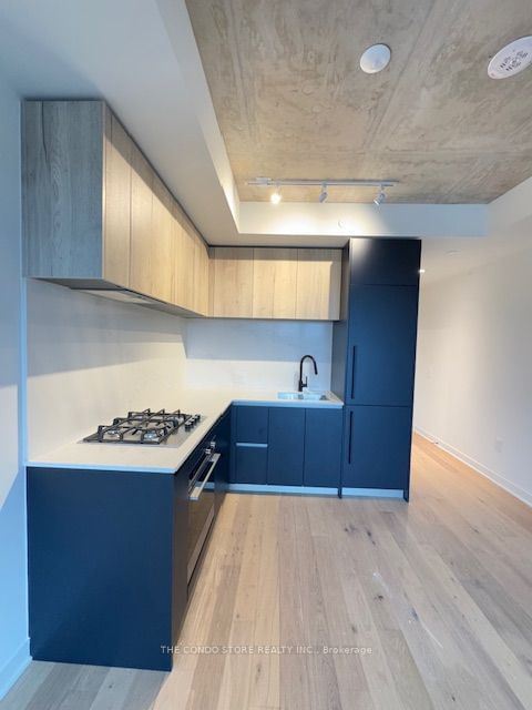 2625 Dundas St W, unit 513 for rent