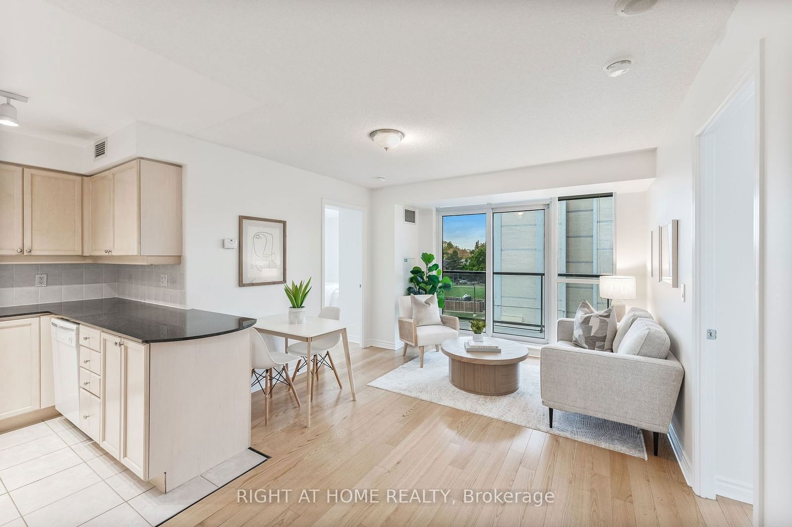 70 High Park Ave, unit 307 for rent