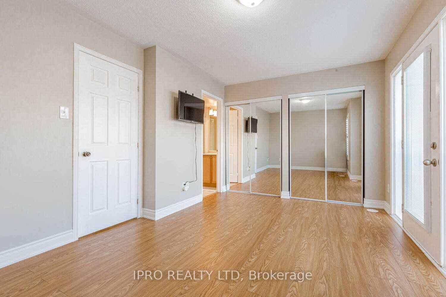 60 fairwood Circ, unit 51 for rent