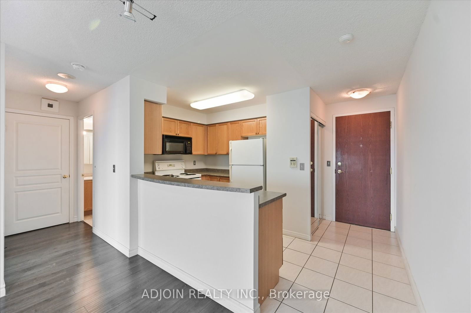 2545 Erin Centre Blvd, unit 1806 for sale