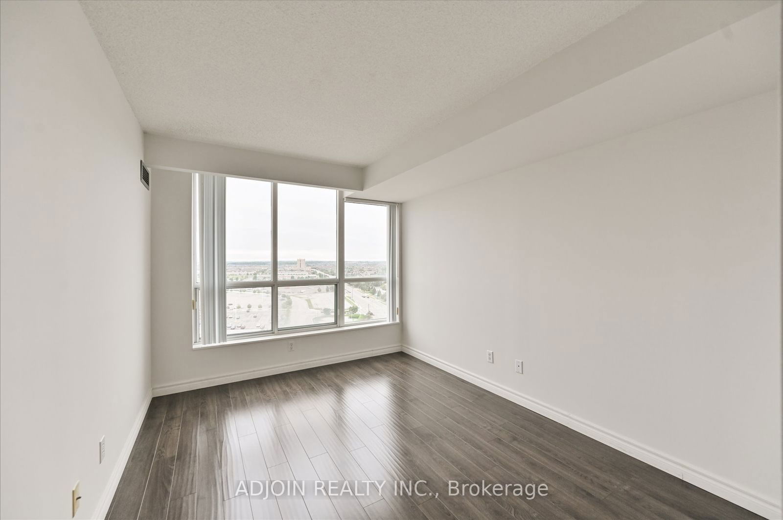 2545 Erin Centre Blvd, unit 1806 for sale