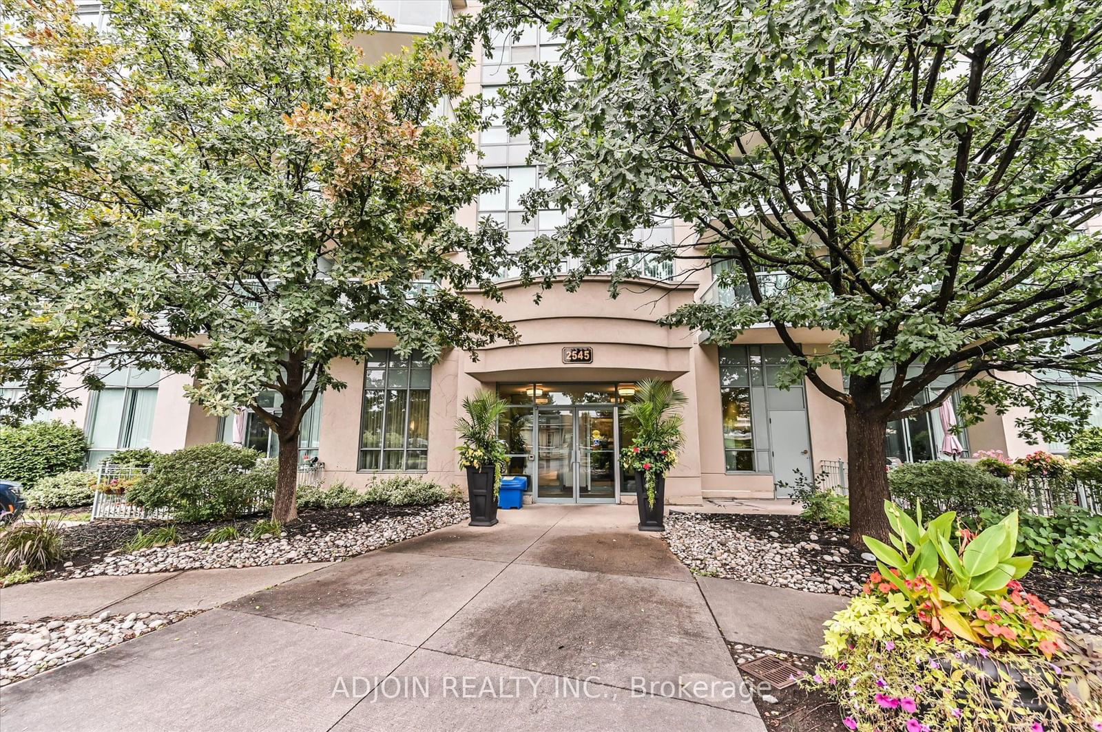 2545 Erin Centre Blvd, unit 1806 for sale