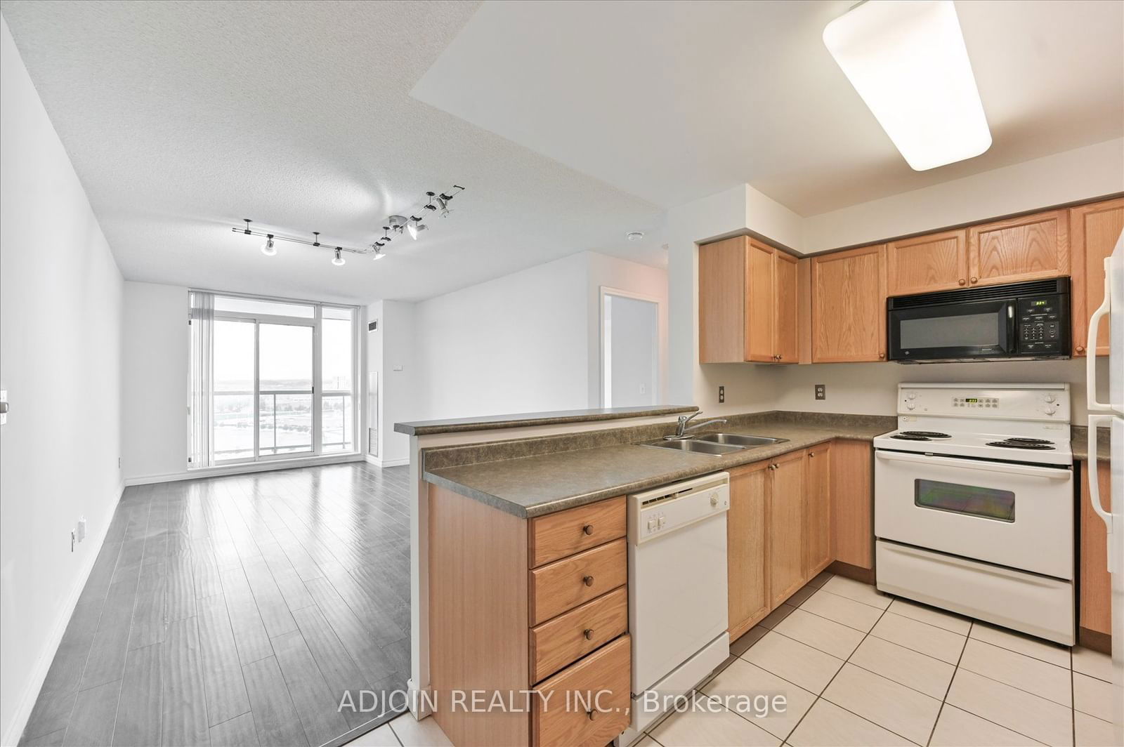 2545 Erin Centre Blvd, unit 1806 for sale