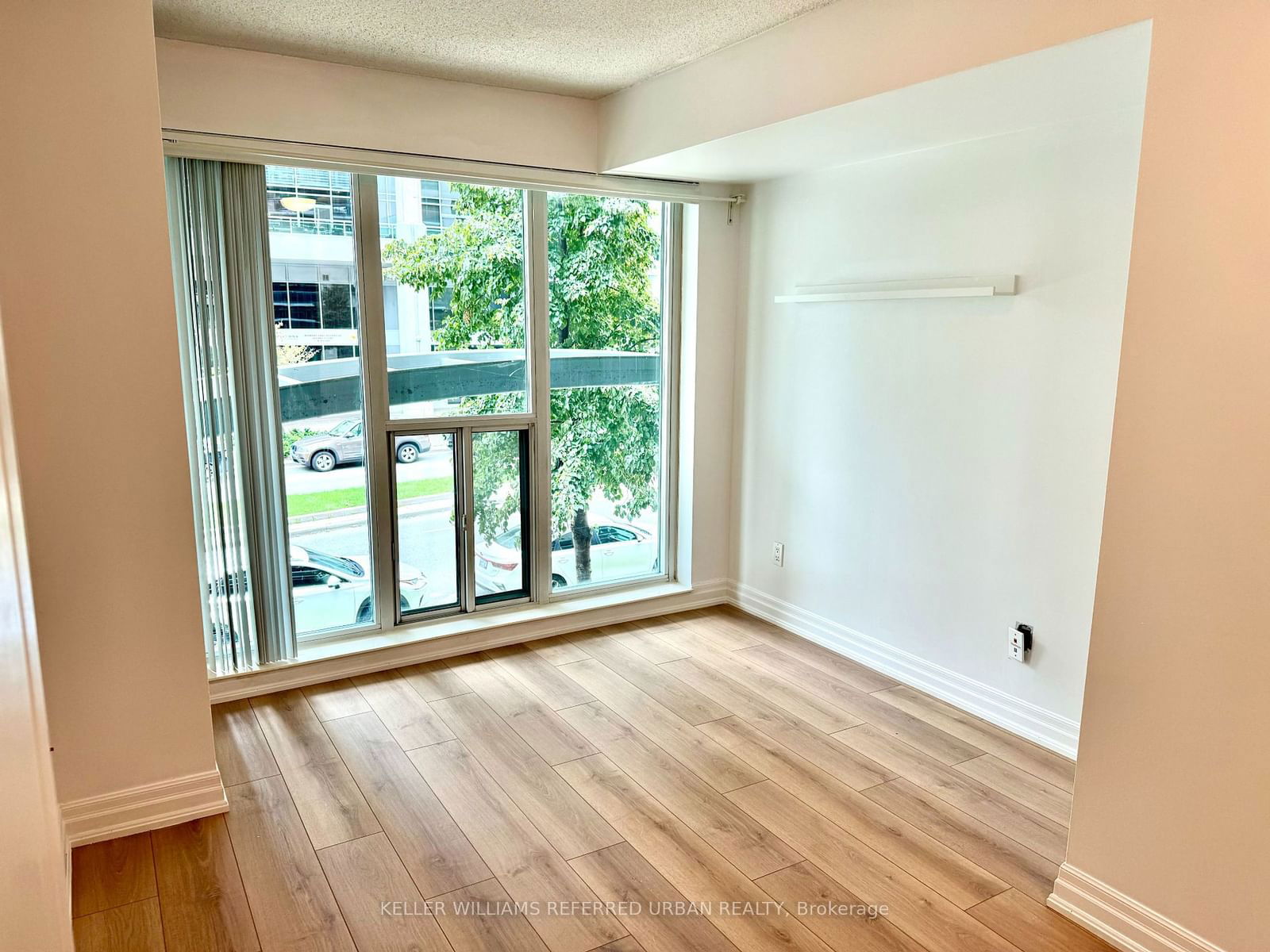 2121 Lake Shore Blvd W, unit 213 for rent