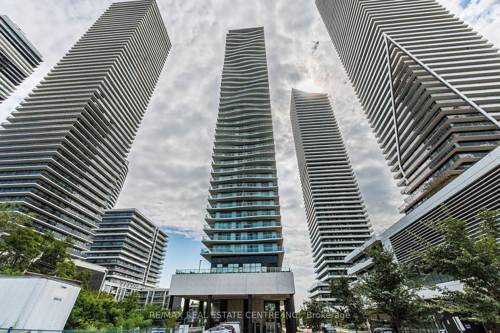 33 Shore Breeze Dr, unit 2611 for rent