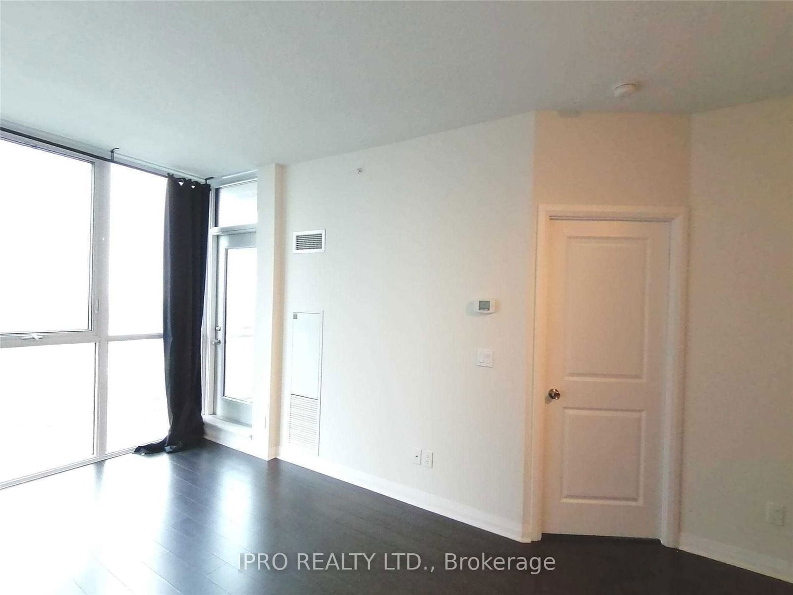 75 Eglinton Ave W, unit 1501 for rent