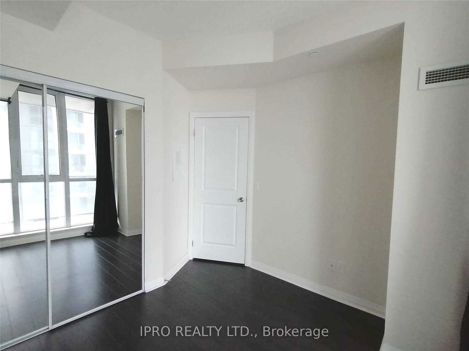 75 Eglinton Ave W, unit 1501 for rent