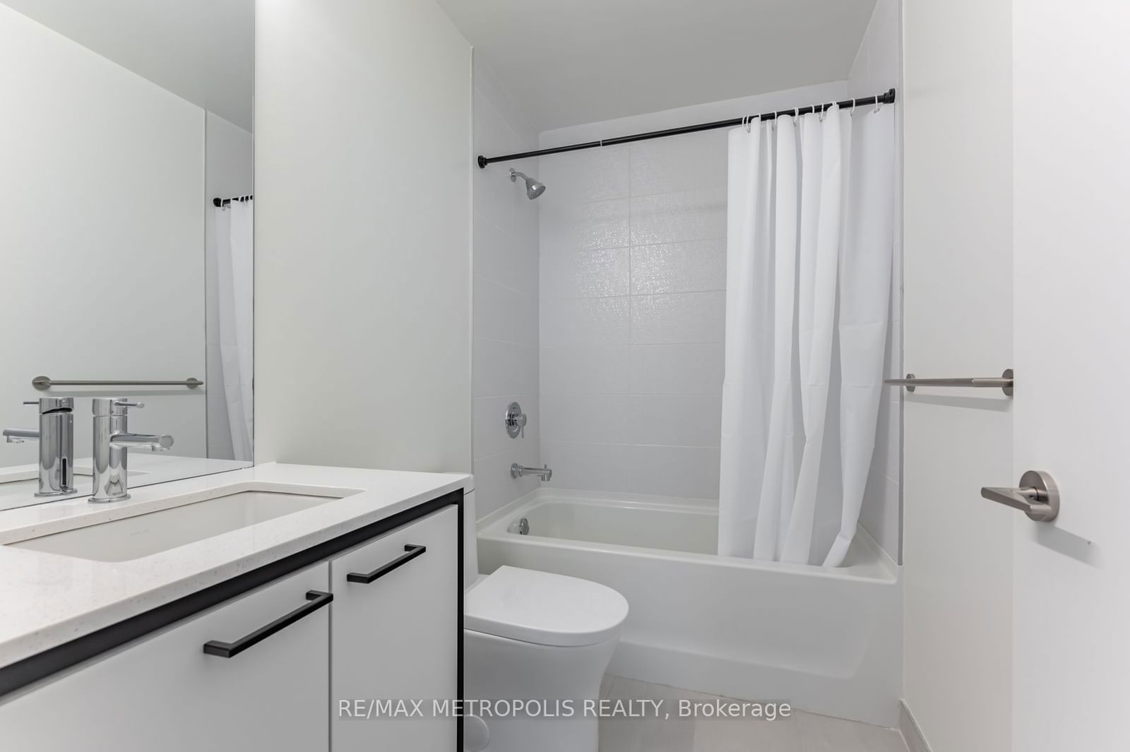 1808 St Clair Ave W, unit 803 for rent