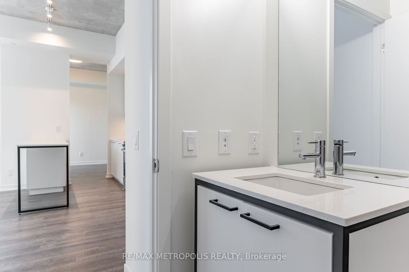 1808 St Clair Ave W, unit 803 for rent