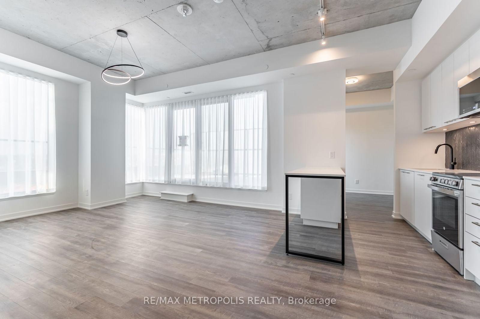 1808 St Clair Ave W, unit 803 for rent