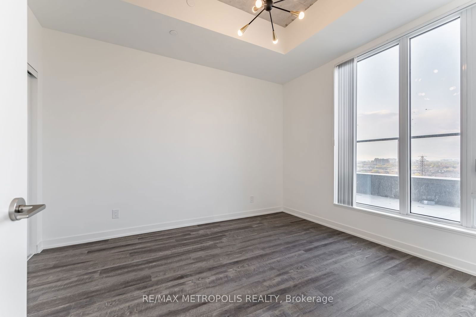 1808 St Clair Ave W, unit 803 for rent