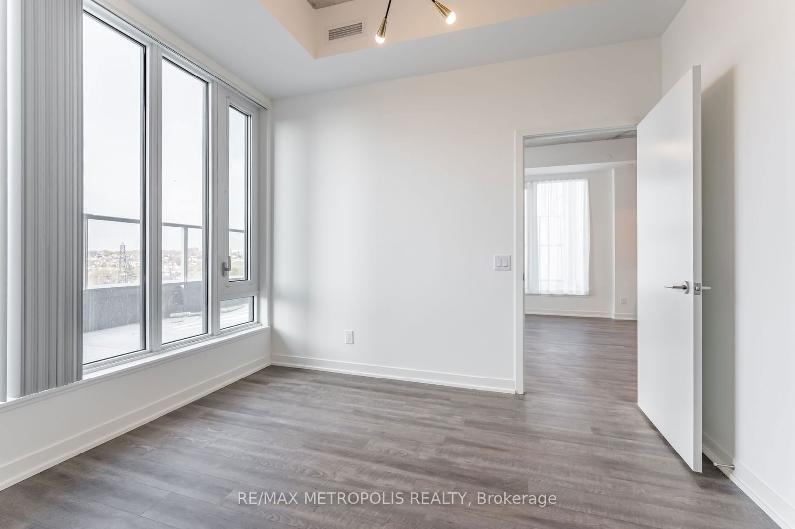 1808 St Clair Ave W, unit 803 for rent