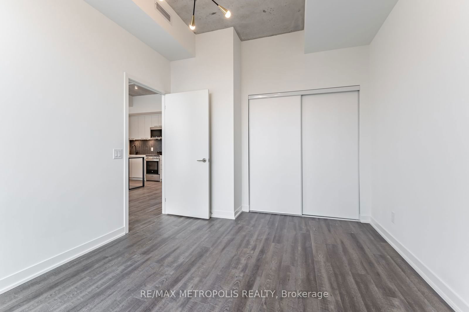 1808 St Clair Ave W, unit 803 for rent