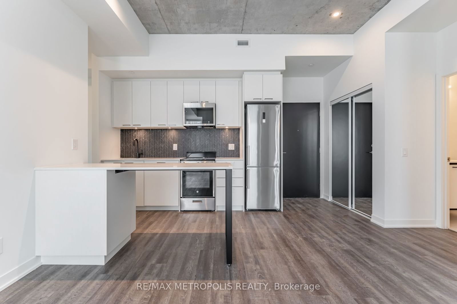 1808 St Clair Ave W, unit 803 for rent