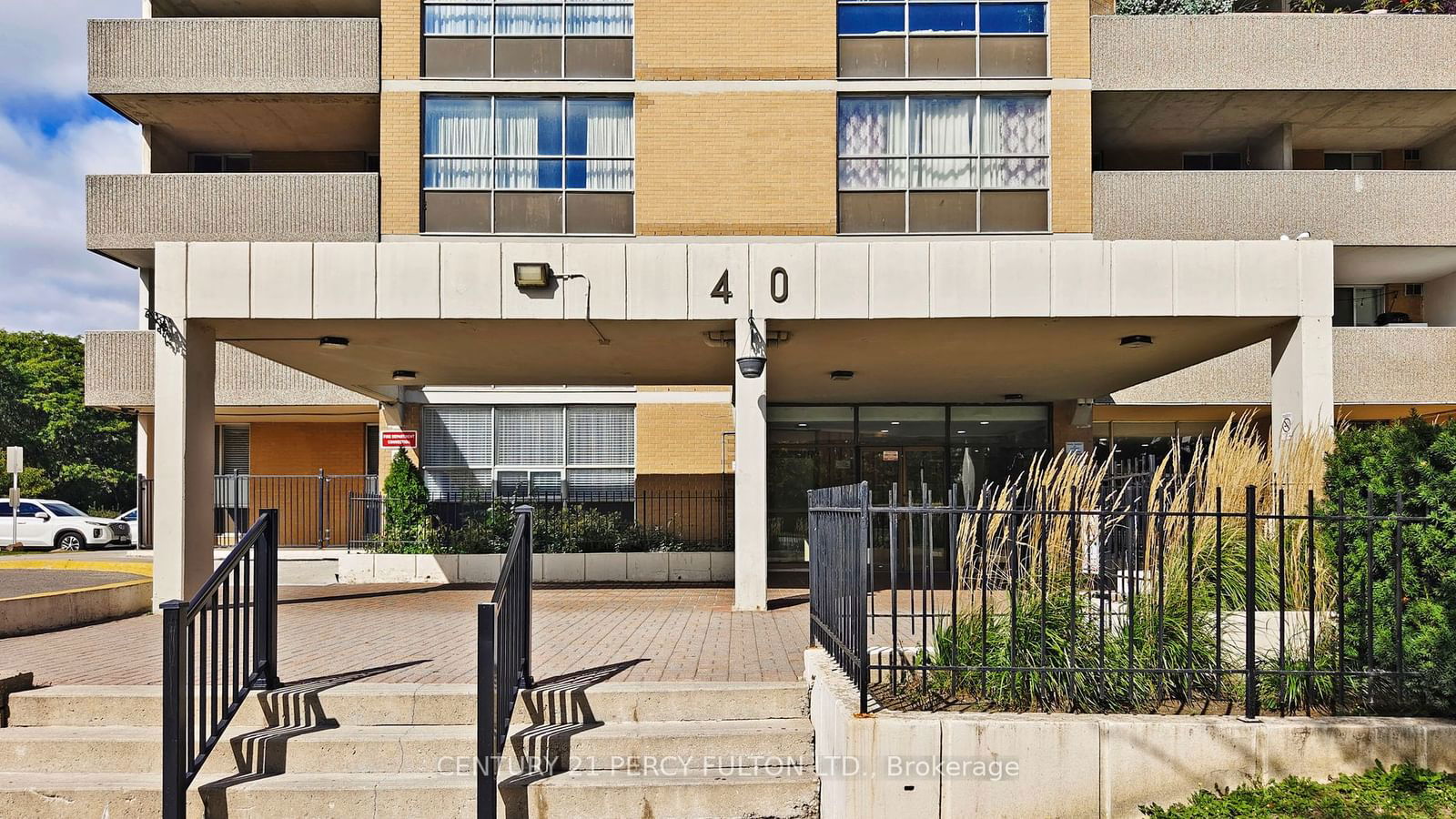 40 Panorama Crt, unit 106 for sale