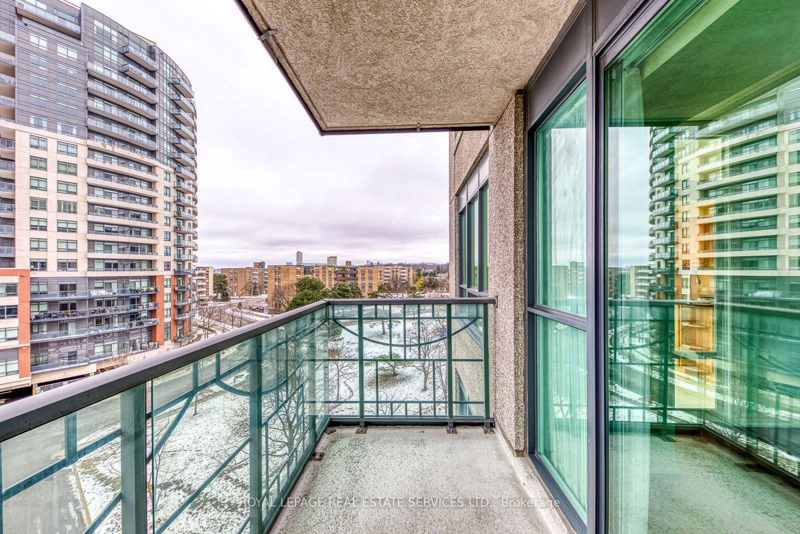 The Fountains of Edenbridge Condos, Etobicoke, Toronto