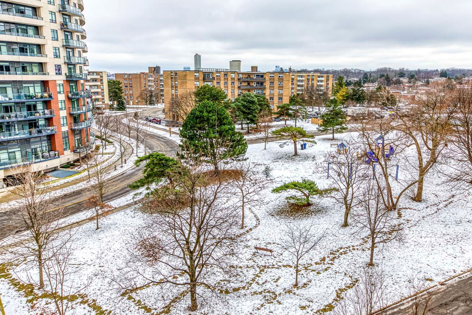 The Fountains of Edenbridge Condos, Etobicoke, Toronto