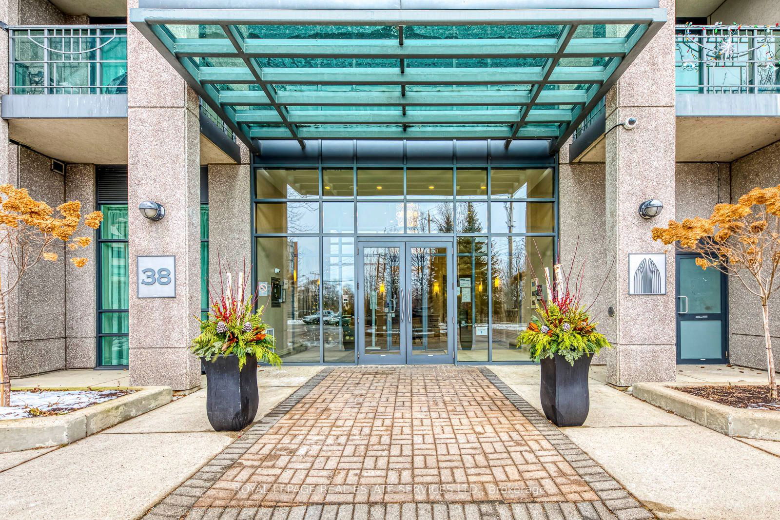 The Fountains of Edenbridge Condos, Etobicoke, Toronto