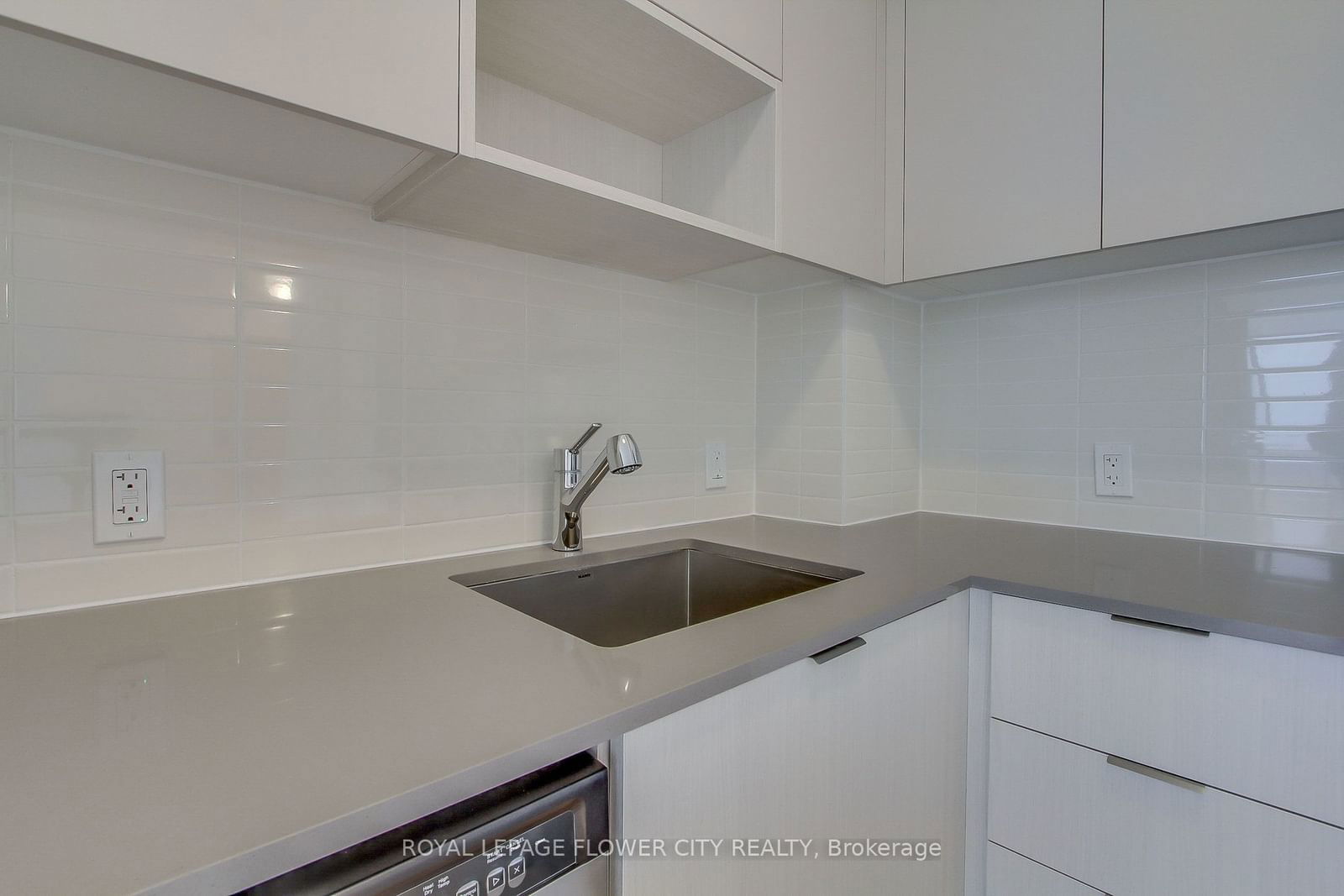 204 Burnhamthorpe Rd E, unit 2106 for rent